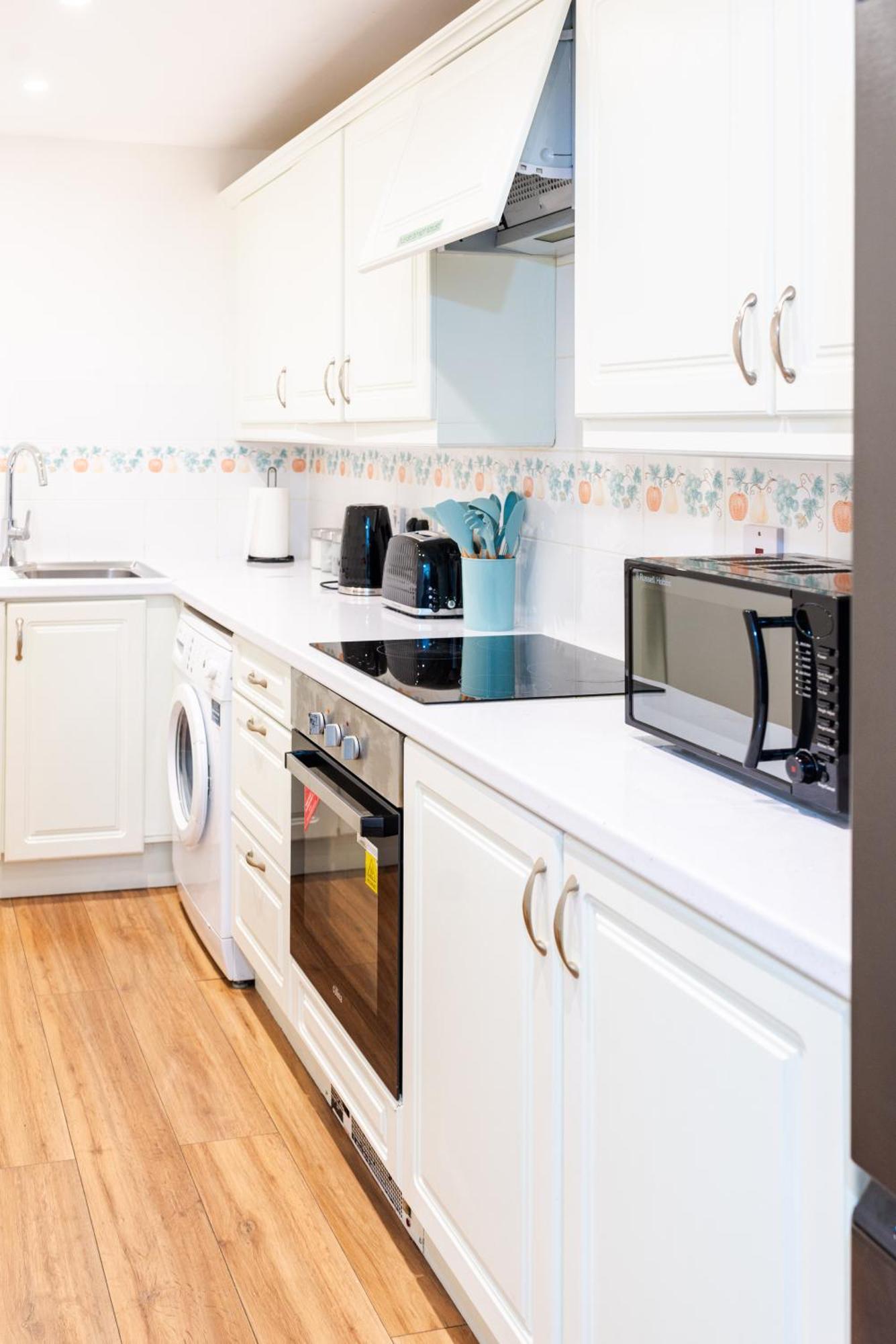 Bright And Spacious Flat With Free Parking London Exterior photo