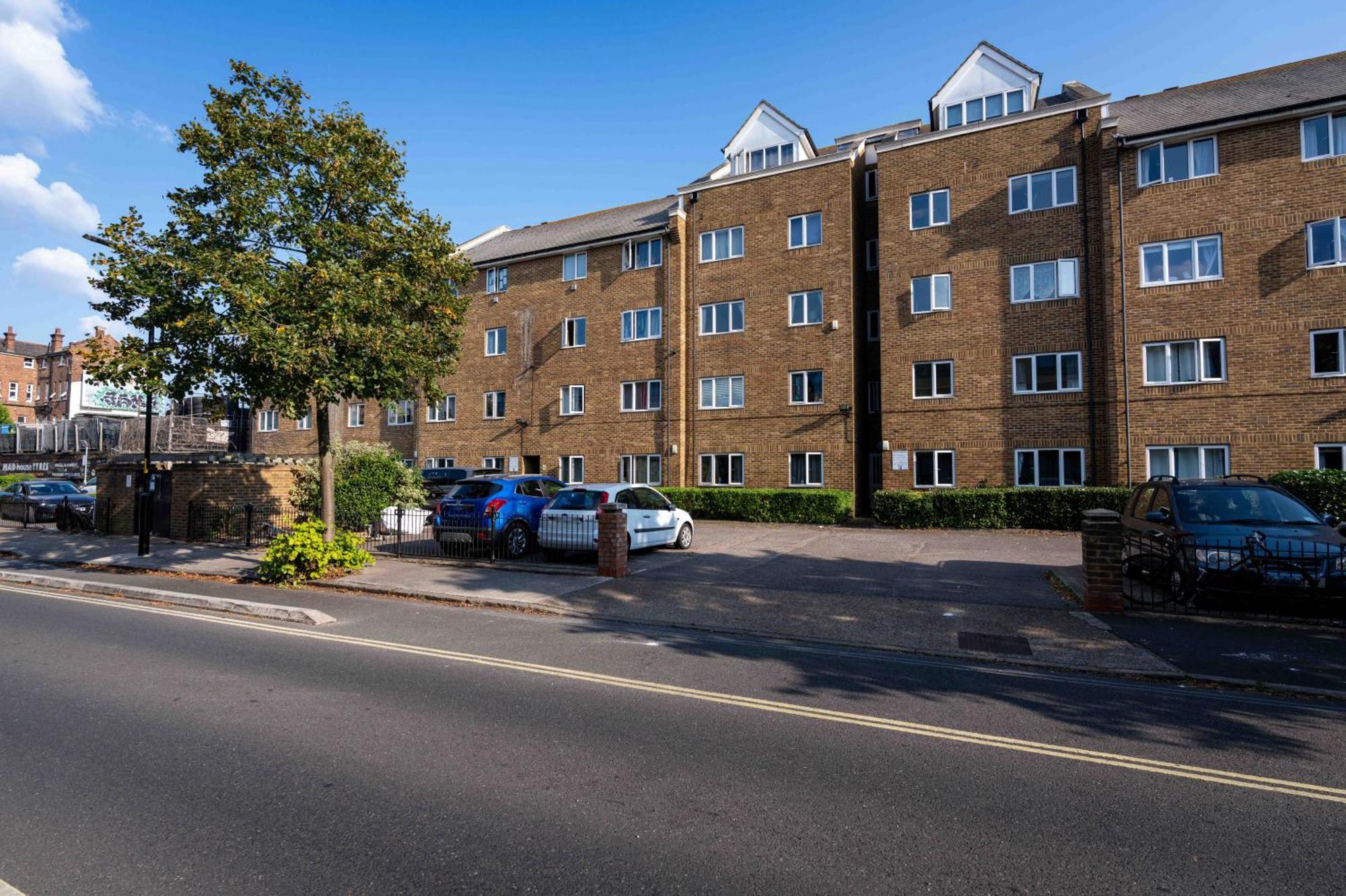 Bright And Spacious Flat With Free Parking London Exterior photo